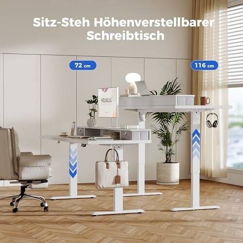 Moderner höhenverstellbarer Schreibtisch in einem Büro.