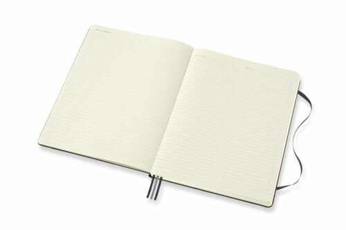 Offenes Notizbuch mit leeren Seiten